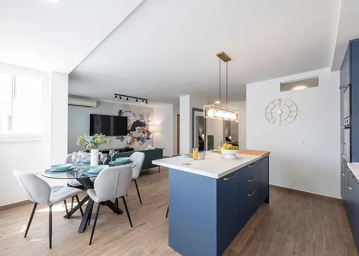Blue Sky Apartment
